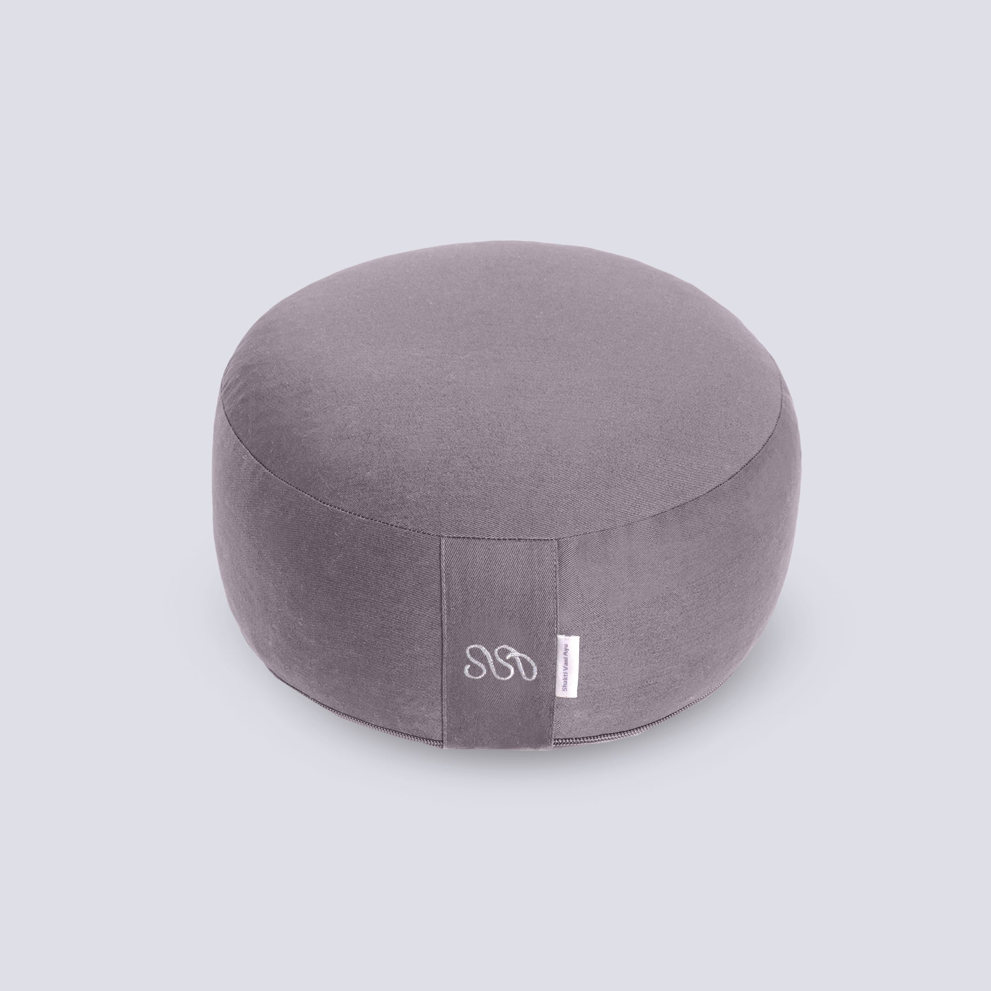 meditationskissen, yoga kissen, yogakissen, yoga sitzkissen, yoga sitzkissen rund, yogakissen rund, yoga meditationskissen, meditation zubehör, yoga zubehör, rundes meditationskissen, bodenkissen meditation, sitzkissen meditation, meditationskissen aus naturmaterialien, meditationskissen ergonomisch, yogakissen mit dinkelspelz, meditationskissen höhenverstellbar, meditationskissen nachhaltig, yoga bodensitzkissen