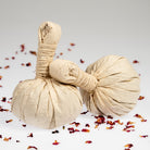 kräuterstempel, kräuterstempel massage, kräuterstempel für massagen, kräuterstempel kaufen, kräuterstempel set, kräuterstempel anwendung, kräuterstempel wellness, ayurveda kräuterstempel, massage kräuterstempel, kräuterstempel natur, kräuterstempel handgemacht